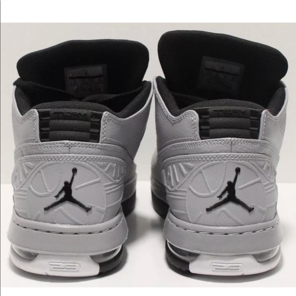 Jordan Ol' School Low Wolf Grey Black Basketball - Picture 3 of 5